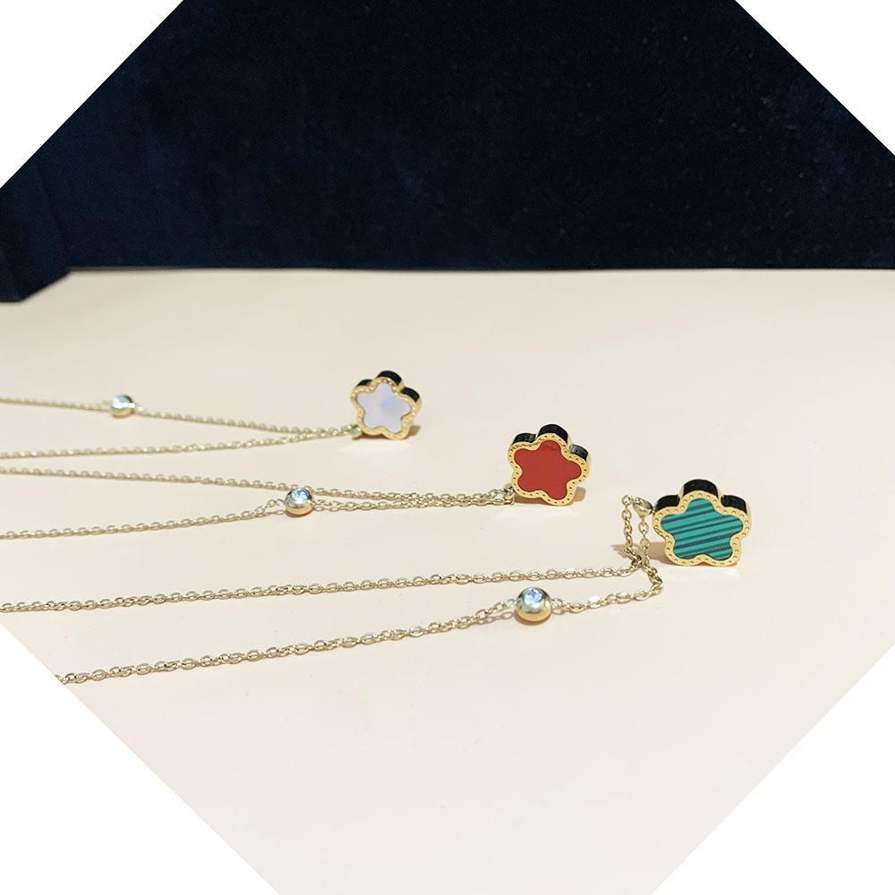 สแตนเลสสตีล18K ชุบทองห้าโคลเวอ - Red Clover Flower บทวิจารณ์และราคา