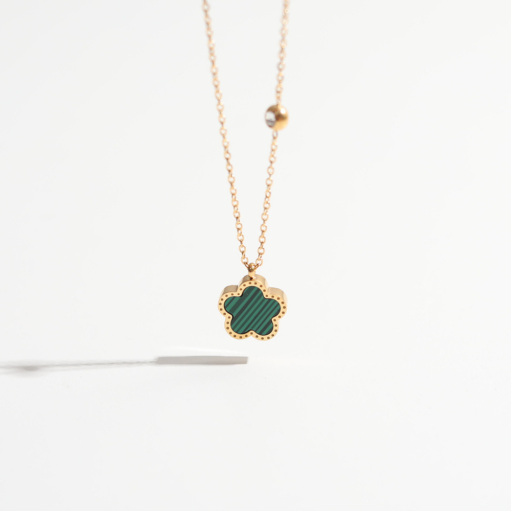 สแตนเลสสตีล18K ชุบทองห้าโคลเวอ - Red Clover Flower บทวิจารณ์และราคา